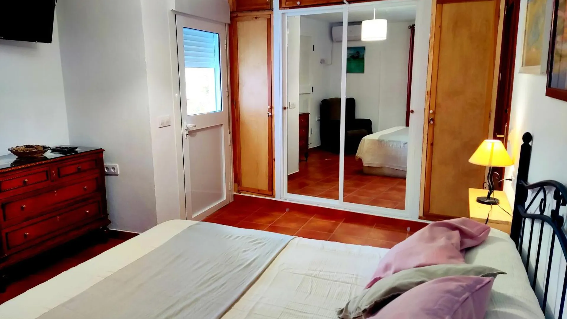 La Casa Del Naturalista El Bosque Semesterbostad